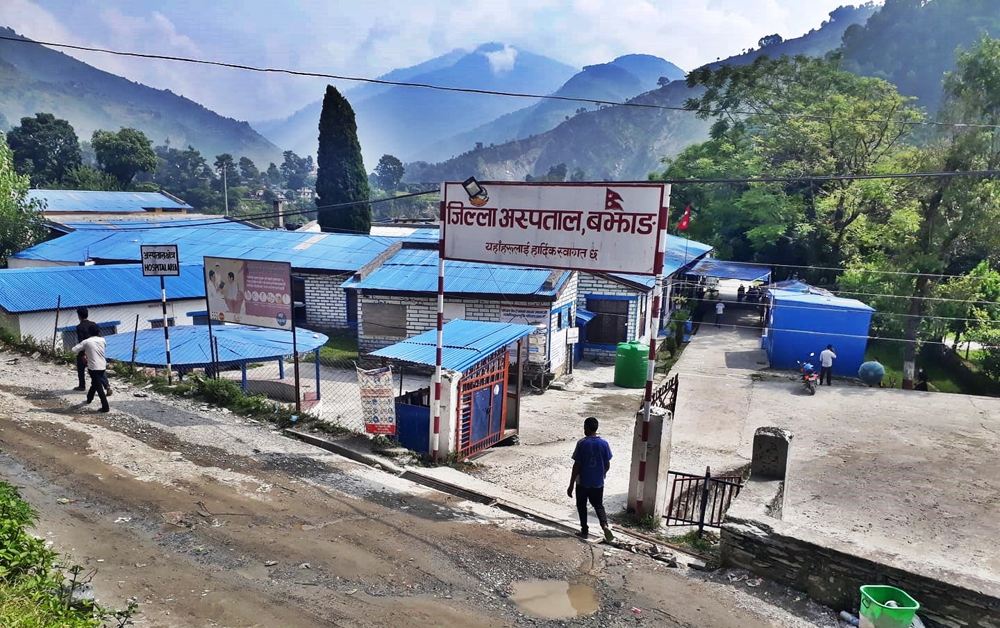 बझाङमा कोरोना संक्रमण दर बढदैः जिल्ला अस्पतालद्धारा आकस्मीक बाहेकका सेवा बन्द